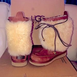 Fur lined vintage uggs with fur trim